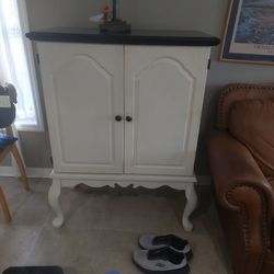 Large spaced wood dresser/storage/cabinet or ent center 50-38-20