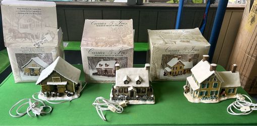 Set of 3 Currier&Ives museum of New York light up houses
