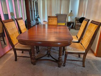 Dining room table