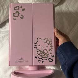 hello kitty impressions mirror