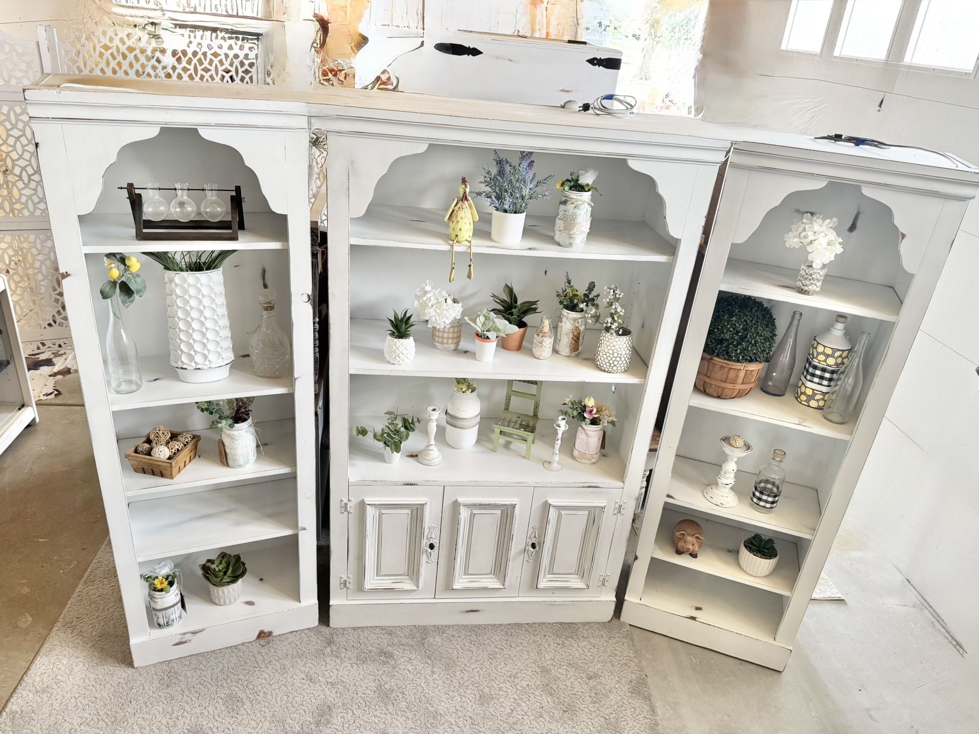 Display Shelves / Entertainment