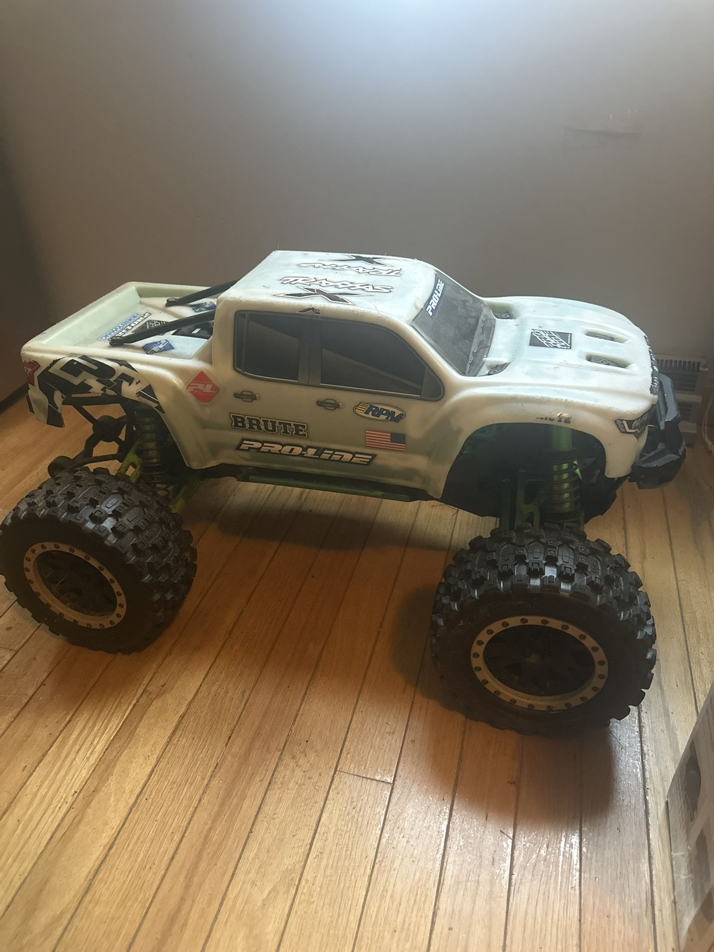 8S X-maxx RC Truck