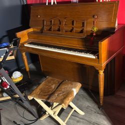 Antique Piano 