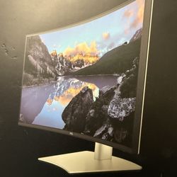 Curved Dell Monitor 34”