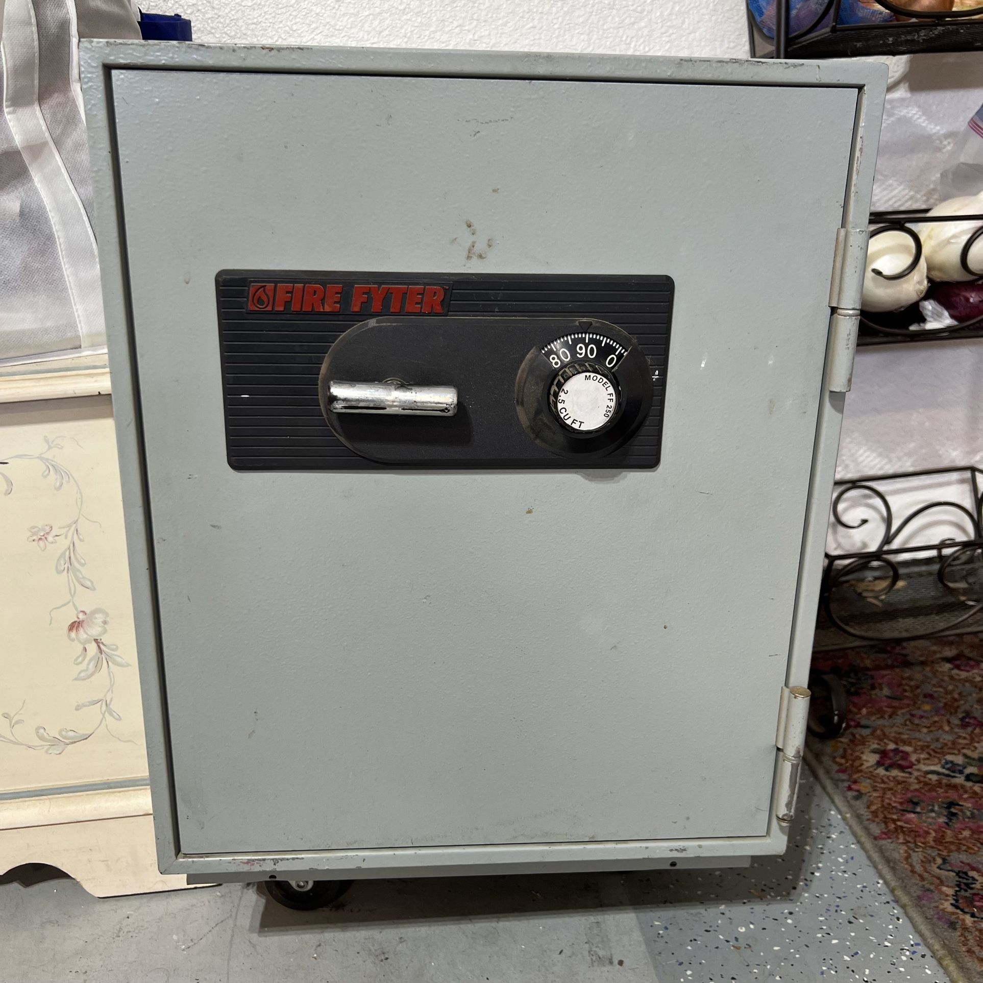 Silver Fire Fyter Personal Combination Fireproof Safe Model FF250, 2.5 cu ft