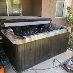 Dr. Wellness G-7 Jacuzzi