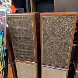 Advent Loudspeakers