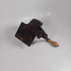Antique Embroidery Crimper