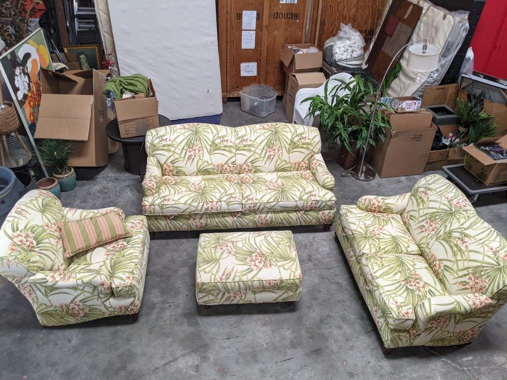 * Havertys 4-Piece Green Tropical Print Living Room Set - Sofa, Loveseat, Chair, Ottoman