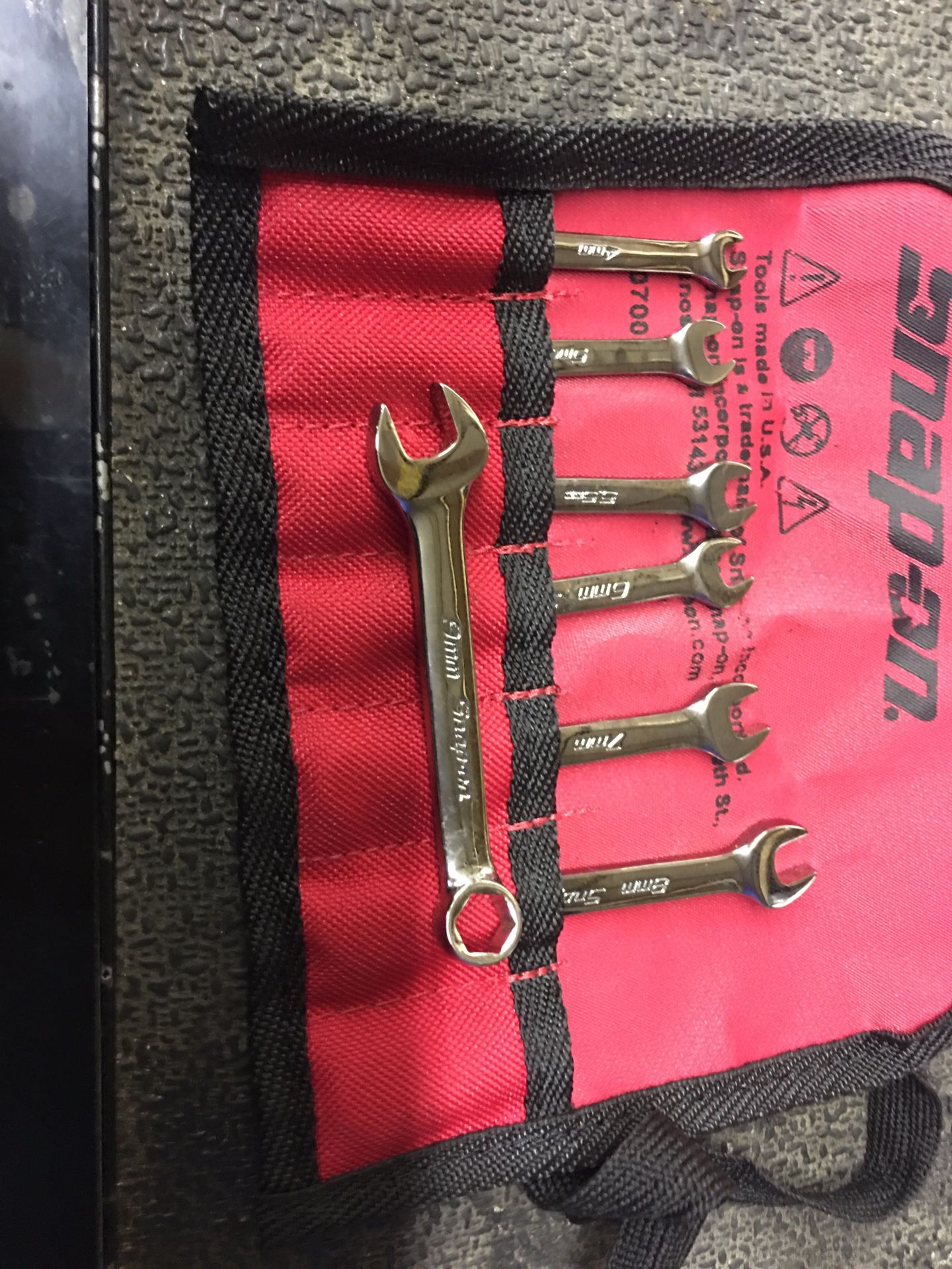 Snap on 6 point metric wrench set w/case 6mm-9mm