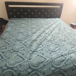 King size bed with 10 inch mattress