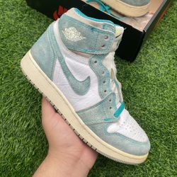 Jordan 1 “Turbo Green” Size 5Y