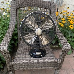 Hunter 90022 12" All-metal 3 speed Table Fan does not oscillate low medium speed or slow works on high you're welcome to try before buying it.