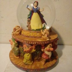 Disney Snow White Seven Dwarves Musical Snow Globe "Brahms Waltz"