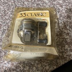 ZEBCO Exclusive Feather Touch Cast Control Vintage Fishing Reel 