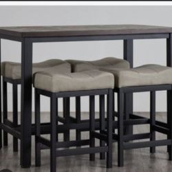  High Top Kitchen Table With 4 Stools 