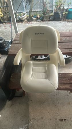 Helm Chair