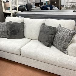 New 93” Sofa 🔥🔥 TAKE IT HOME