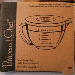 Pampered Chef Small Batter Bowl 4-Cup