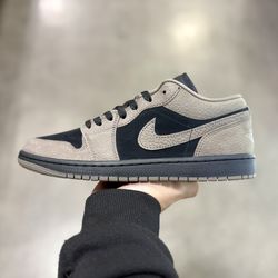 Jordan 1 Low SE “Olive Grey” Sizes 8 / 8.5 / 9 / 9.5 / 10 / 10.5 / 11 / 12 / 13 IN HAND BRAND NEW