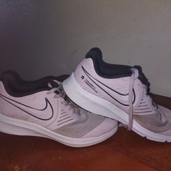 Nike Star Runner 2.0.     Pink