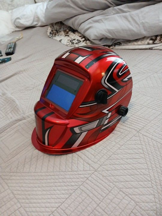 Chicago Welding Auto Darkening Helmet