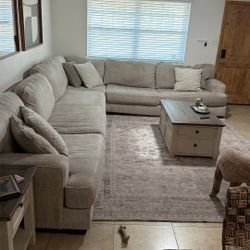 HUGE SECTIONAL COUCH 