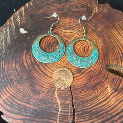 Half Moon Round Earrings W Turquoise Color 
