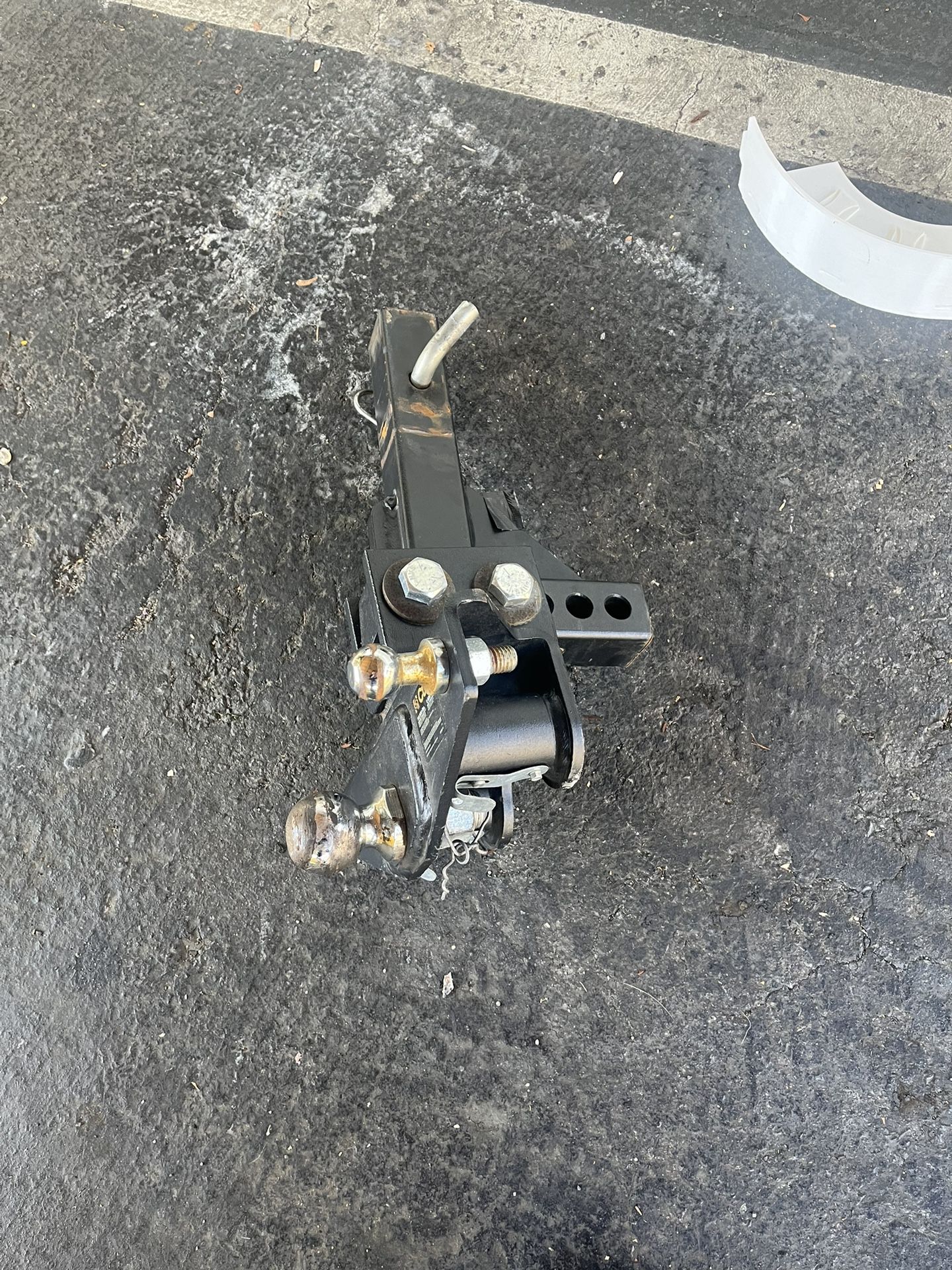 Hitch With Weight Distribution Curt