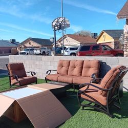 Mallin Patio Furniture Good Condition 