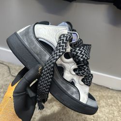 Lanvin Curbs