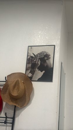 Tupac wall decor