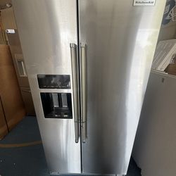 New KitchenAid 24.8-cu ft Side-by-Side Refrigerator with Ice Maker, Water and Ice Dispenser (Stainless Steel with PRINTSHIELD