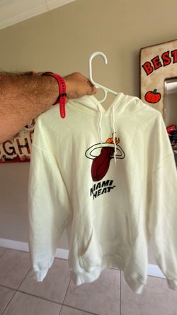 Miami Heat Cream Pullover Hoodie – Size Large