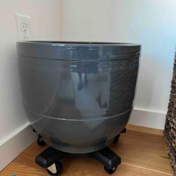 Planter Pot + Rolling Stand