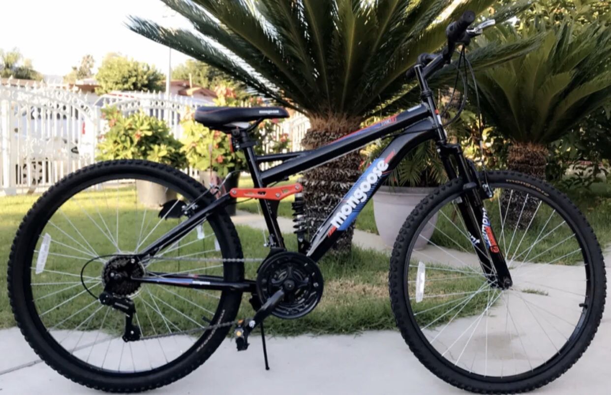 Mongoose Stand- Off 26” Men’s Mountain Bike