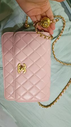 Chanel Classic shoulder bag on Chain, pink and gold