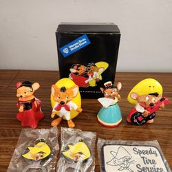 Speedy Gonzales & Senorita Salt & Pepper Porcelain 2  Set Of 2 