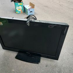 32' TV & Remote