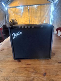 Fender mustang LT25 guitar amp