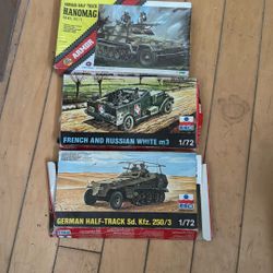 Three Vintage Tank, Military Models, Armor, Hanno Mag ESCI French And Russian White M3 And German Half Track 259/3