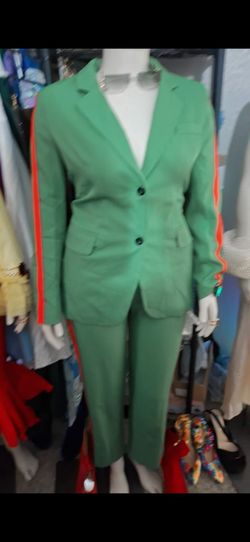Green Two-Piece Blazer and Pants Suit