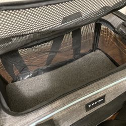 Cat Carrier Soft Sided Stands on its own 2 door loading