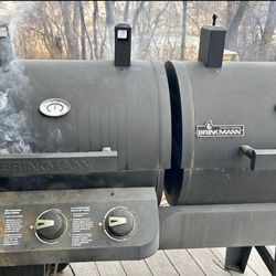 Brickman 1/2 Propane 1/2 Charcoal Grill. 