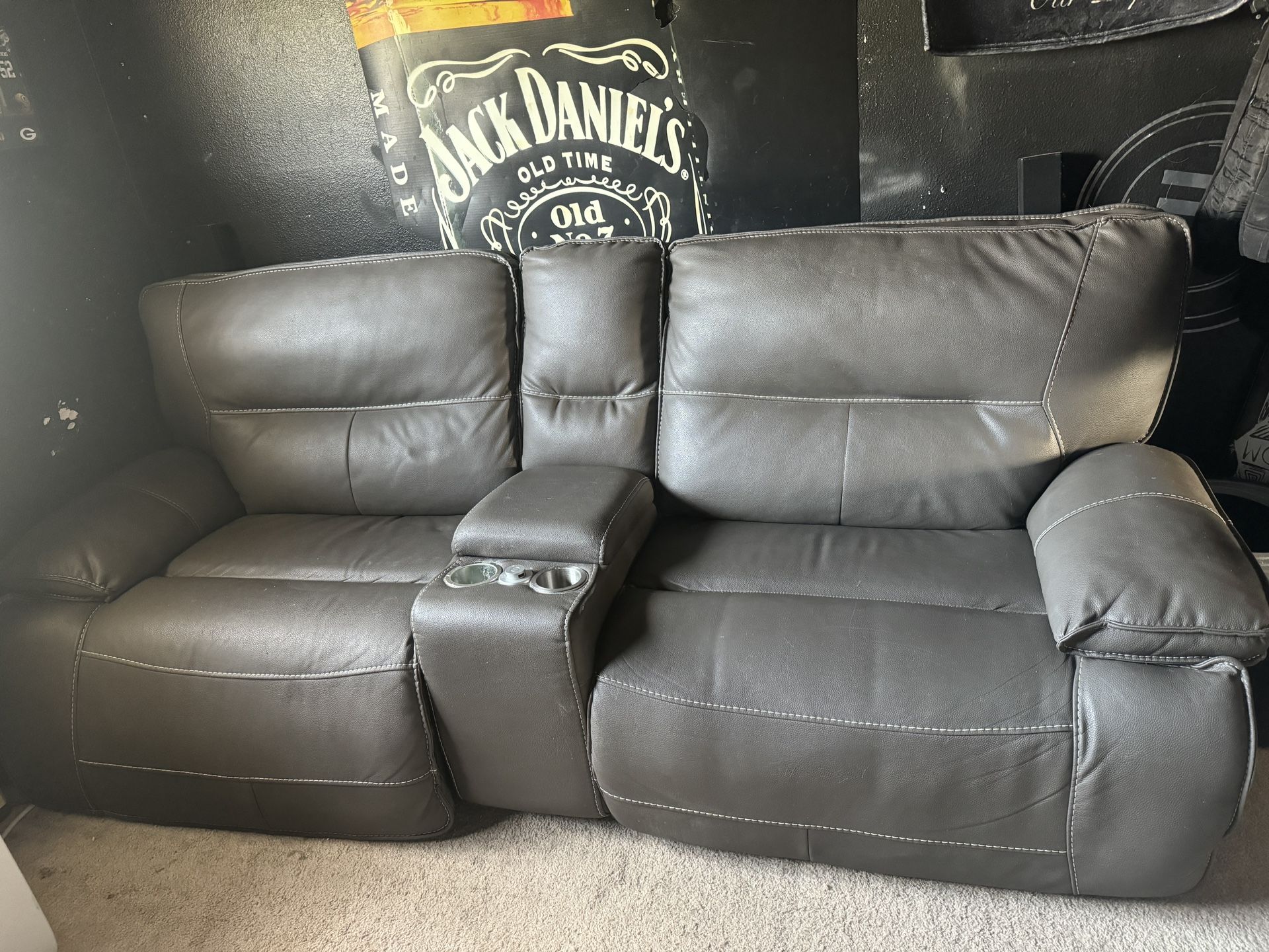 Leather Recliner Couch. Plz Read Description for Sale in Santa Clarita