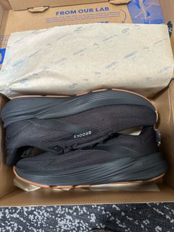 Brooks Running Womens Revel 8 Size 9 Sneakers Medium Width BRAND NEW
