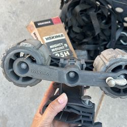 Yakima mighty mounts