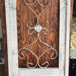 White Wood and Metal Decorative Paigne 