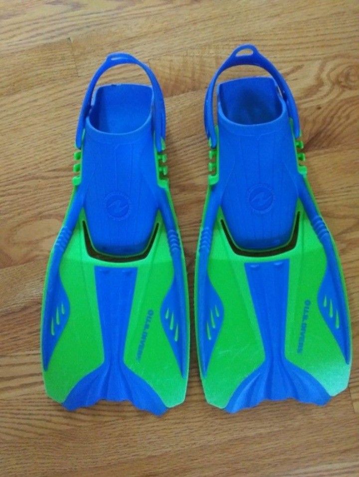 US DIVERS Swim Fins ADJUSTABLE Size 5-8