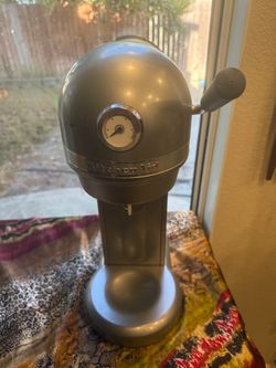 KitchenAid KSS1121CU Sparkling Beverage Maker SodaStream Contour Silver + CO₂ Cylinder –